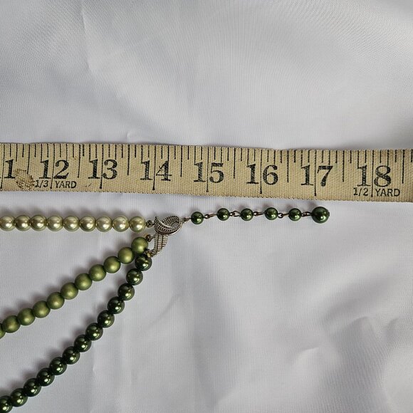 Vintage Olive Green Ombre Faux Pearl Necklace & Clip-On Earrings Set – 17" - Picture 11 of 16